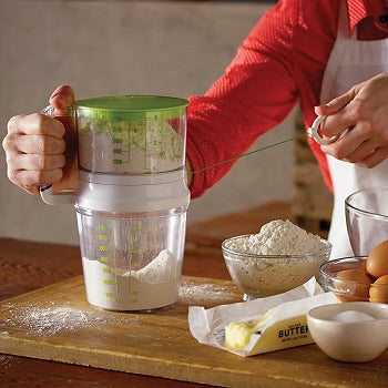 Pull flour sifter