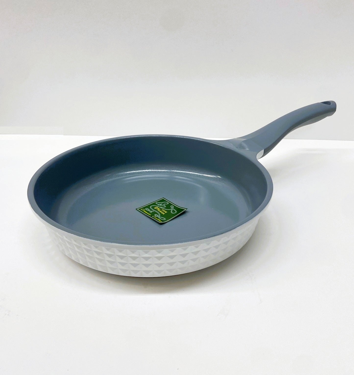 10" Inch Ceramic Non-Stick Fry Pan Diamond Cut - White