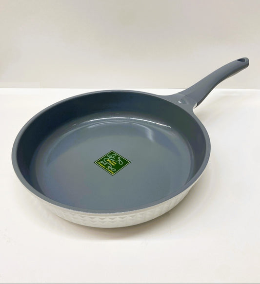 11" Inch Ceramic Non-Stick Fry Pan Diamond Cut - White