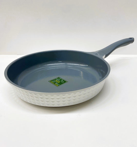 11" Inch Ceramic Non-Stick Fry Pan Diamond Cut - White