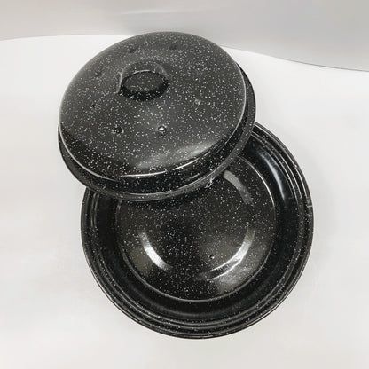 Round Speckled Enameled Covered Roaster - 3 lb Capacity / 10"