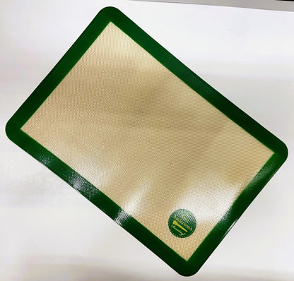 U.S. Half Size Non-Stick Silicone Baking/ Roasting Mat - 11 5/8" x 16 1/2"