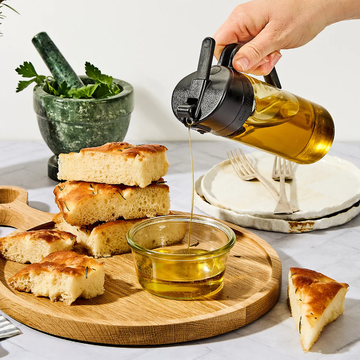 No Clog Olive Oil Pourer & Dosing Sprayer Mister Aerosol Free Glass 12 oz -Black