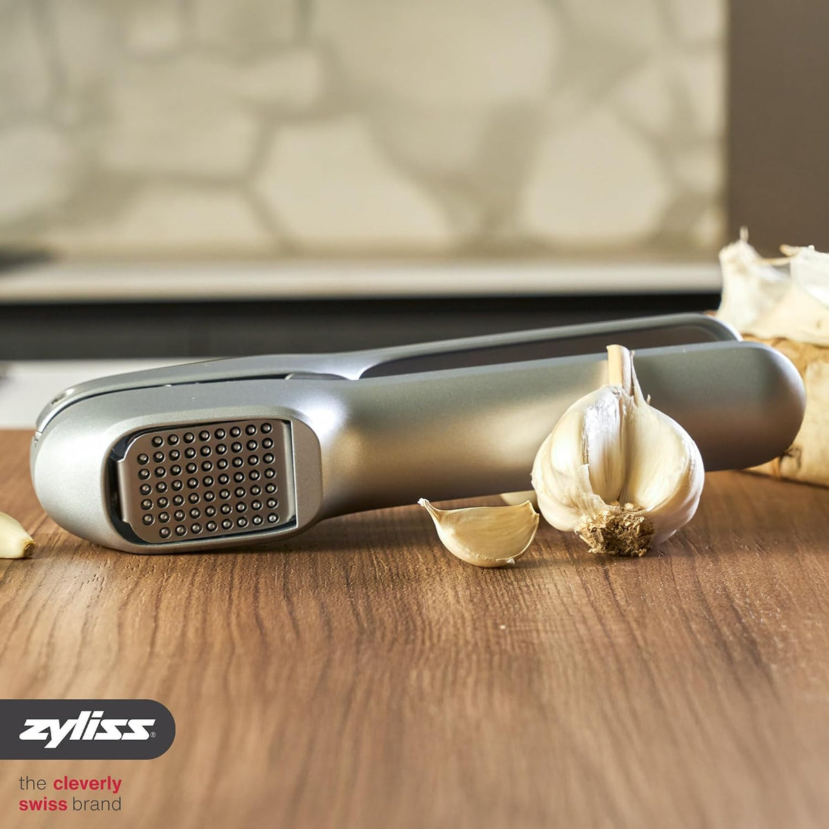 Stainless Steel Garlic & Ginger Press - Odor Free Hands, No Peel