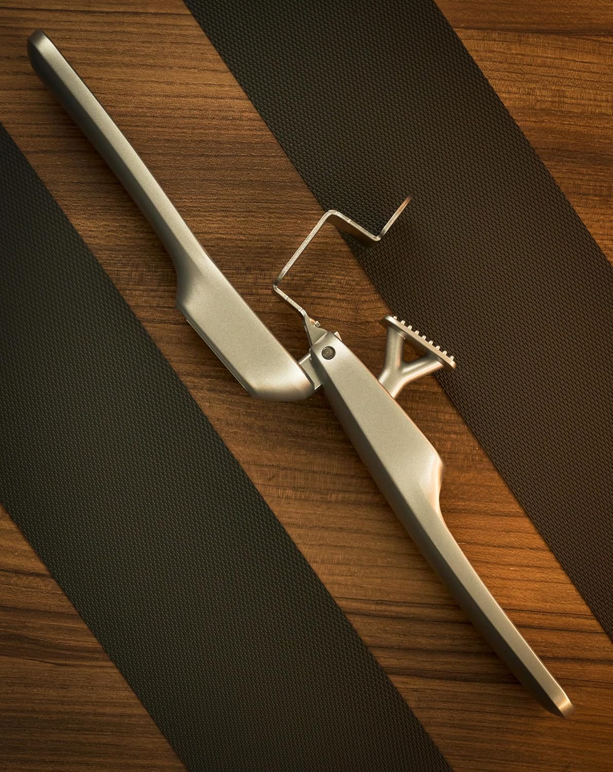 Stainless Steel Garlic & Ginger Press - Odor Free Hands, No Peel