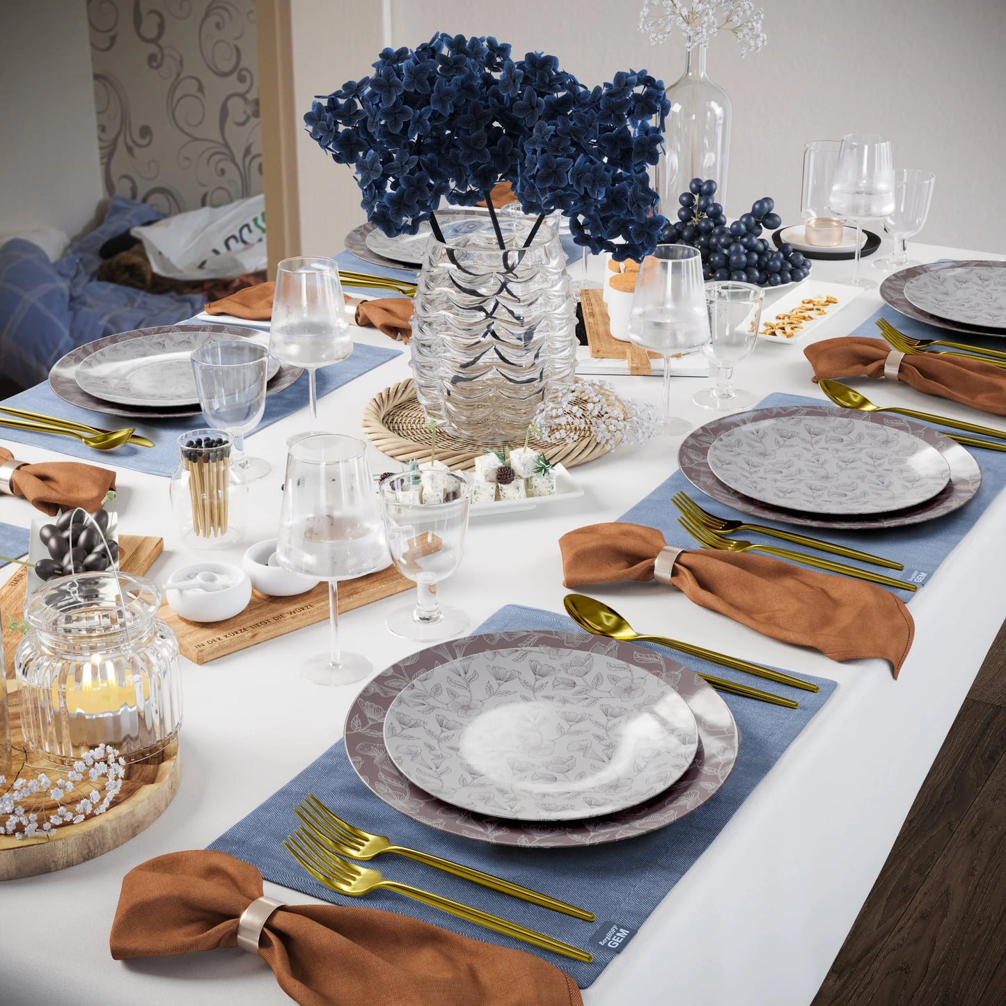 10 In. Trendables Blossom Circle Plastic Dinner Plates - 10 ct.