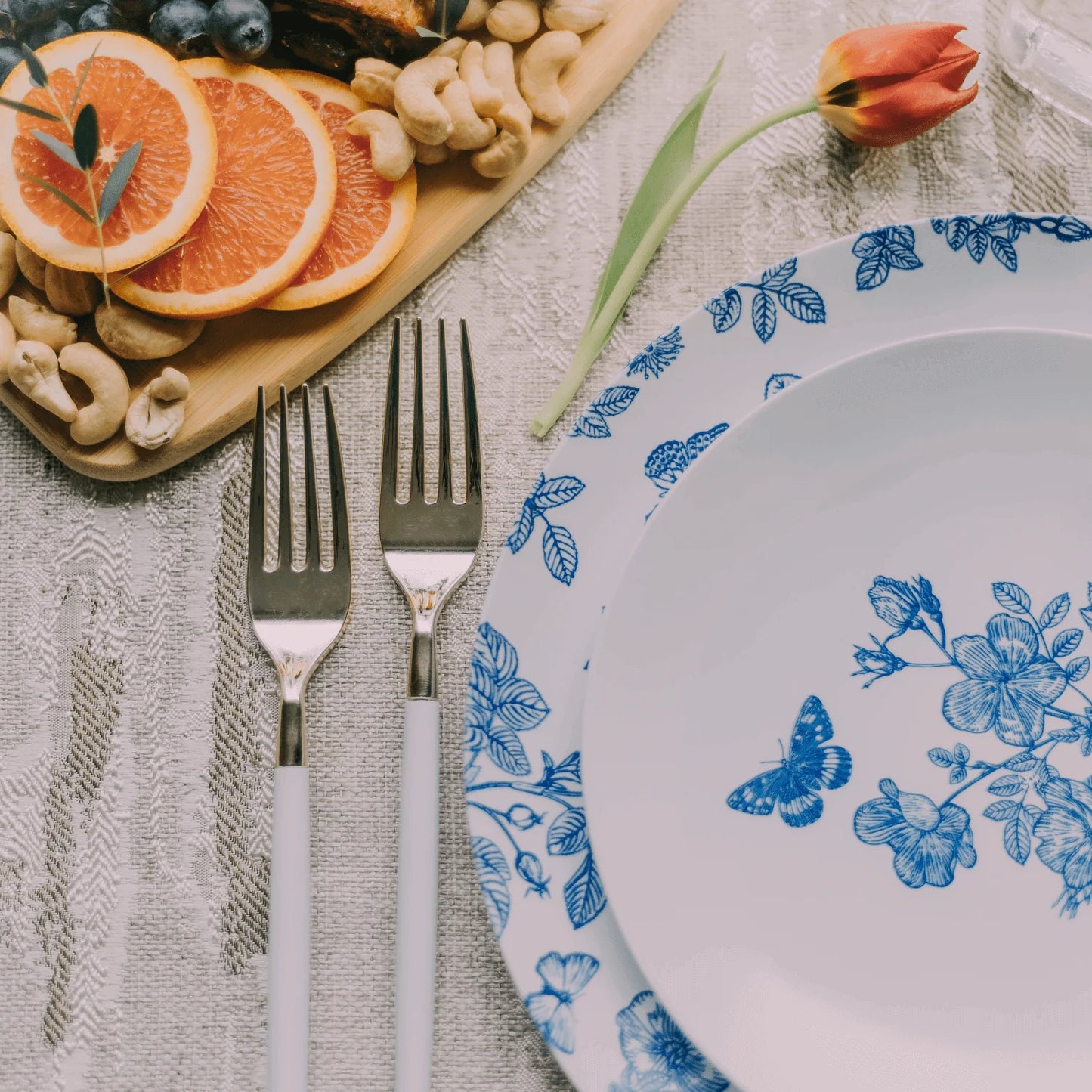 10 In. Trendables Botanical Design Plastic Dinner Plates - 10 ct.