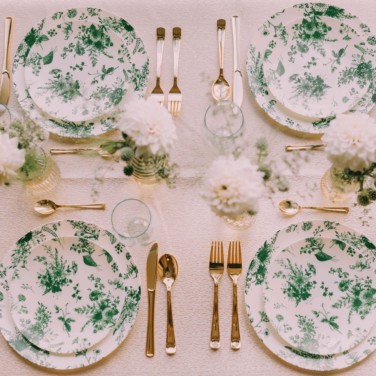 10 In. Trendables Verdure Design Plastic Dinner Plates - 10 ct.